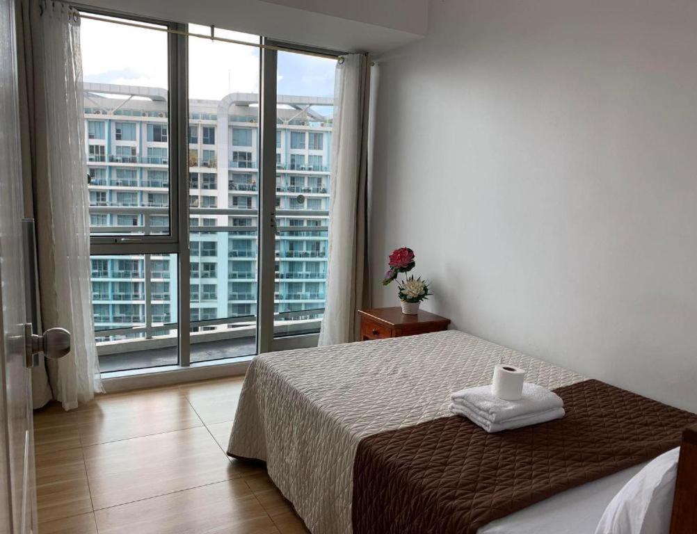 Azure Urban Resort A3 Near Airport Mall With Balcony Wavepool Manila Exteriér fotografie