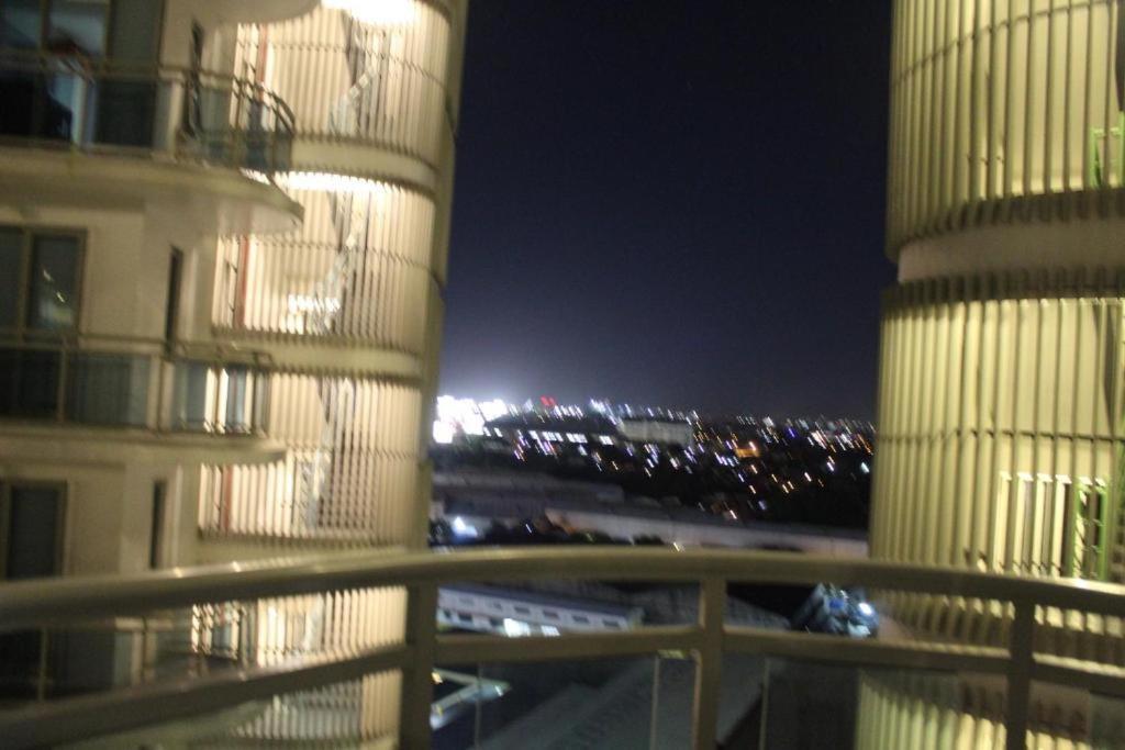 Azure Urban Resort A3 Near Airport Mall With Balcony Wavepool Manila Exteriér fotografie
