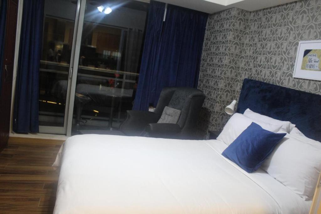 Azure Urban Resort A3 Near Airport Mall With Balcony Wavepool Manila Exteriér fotografie